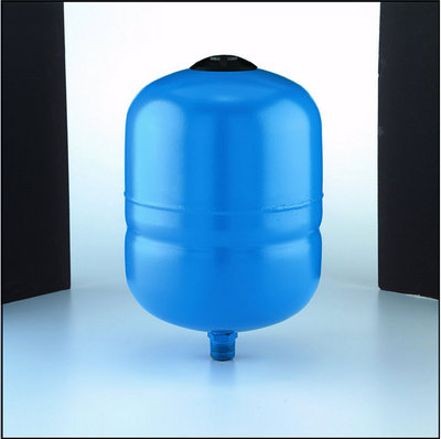 Flotec 1082051 In-Line Pre-Charged Water System Tank - 15 gal Capacity&#44; Model No. FP7100