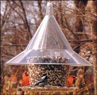 PetPurifiers Sky Cafe Feeder Can Be Hung Or Pole Mounted