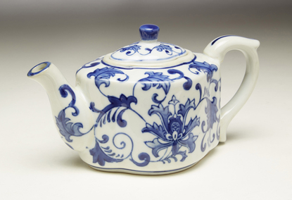 AA Importing 59804 Blue & White Tea Pot