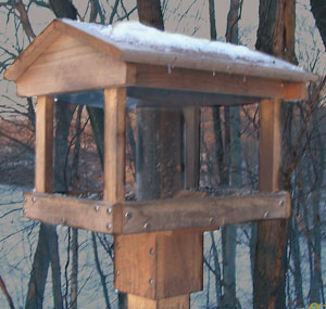 MansBestFriend Wood Pavillon Feeder With Seed Hopper
