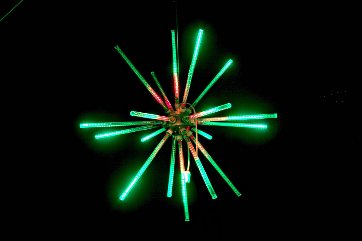 Queens of Christmas LED-SPT-REGR-48 48 in. Animated LED Starburst&#44; Red & Green