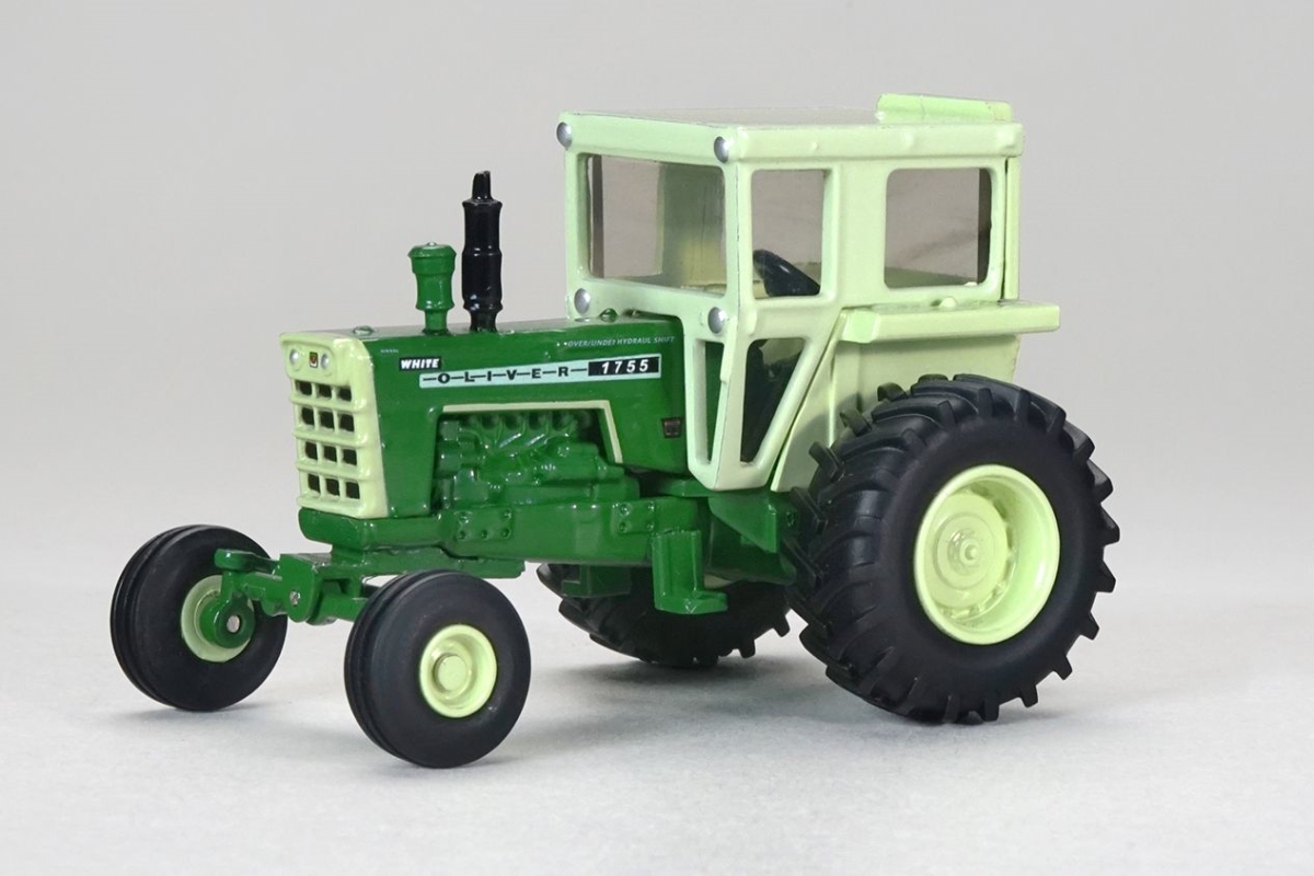My Toys 1-64 Scale Oliver 1755 Wide Front Tractor with Cab