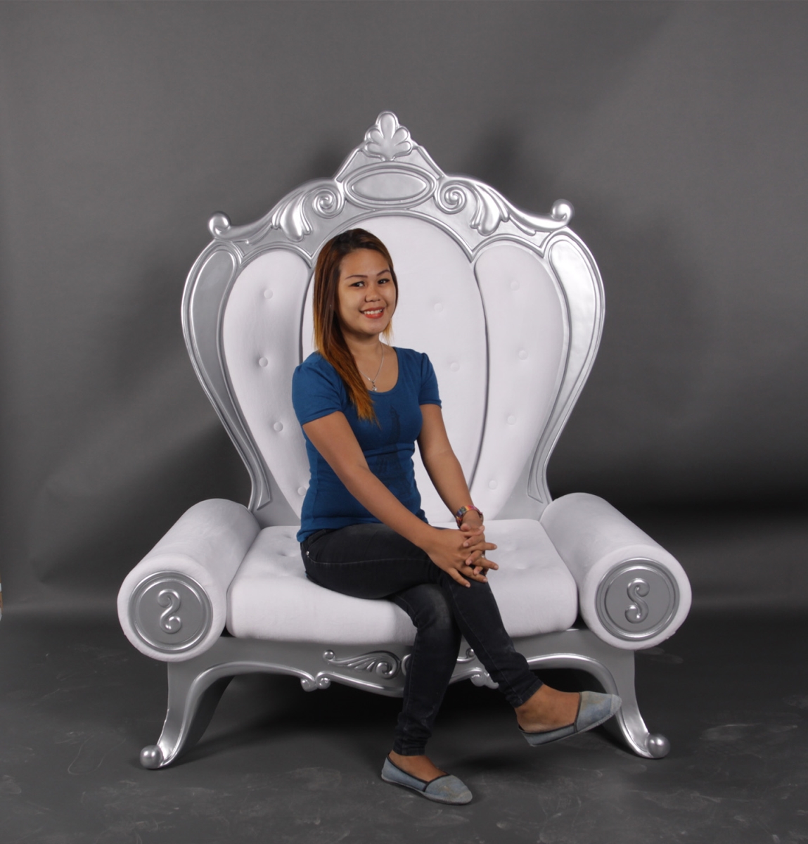FunFlags Deluxe Throne&#44; Silver & White