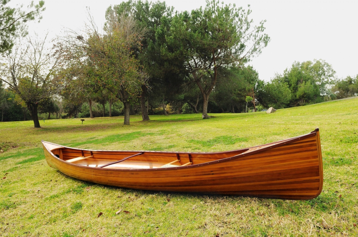 PalaceDesigns Wooden Canoe - 31.5 x 187.5 x 24 in.
