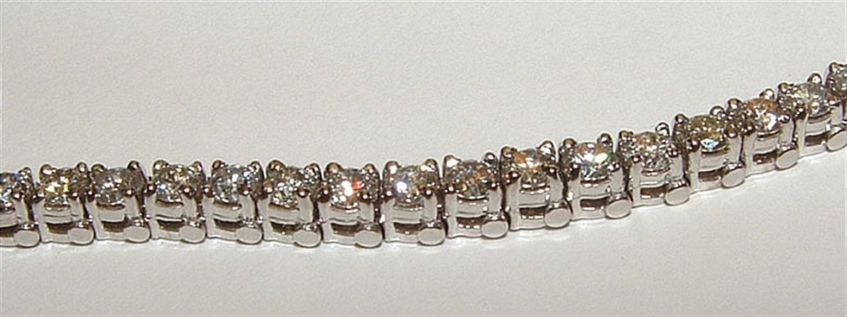 Glitter 2.6 CT Diamond Sparkling Diamonds Tennis Bracelet