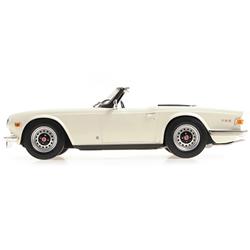 On Target Games 1969 Triumph TR6 Convertible Limited Edition 1-18 Diecast Model Car&#44; White