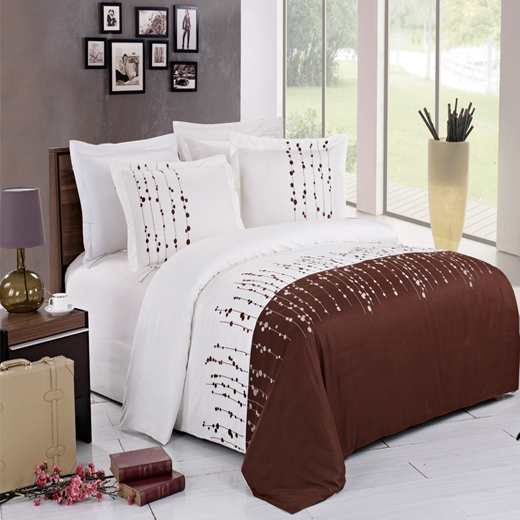 GoLinens Luxury Ivory and Chocolate with Coffee and Chocolate Embroidered Wrinkle Free Duvet Cover with Pillow Shams