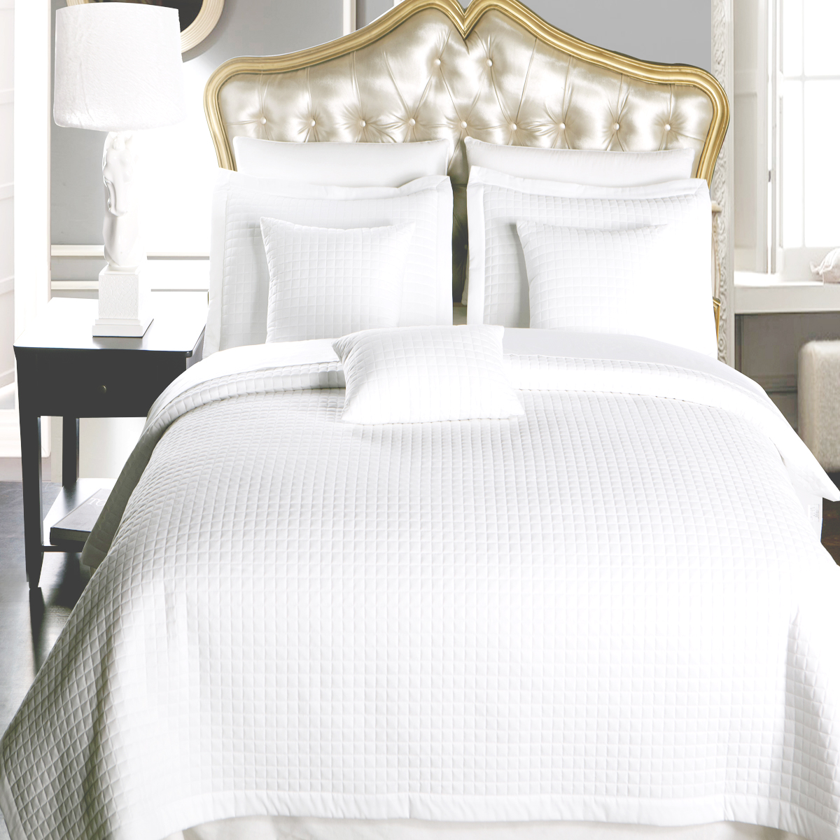 GoLinens Luxury White Checkered Quilted Wrinkle Free 6 Piece Coverlets Set [Coverlet, Shams + Decorative Pillows]
