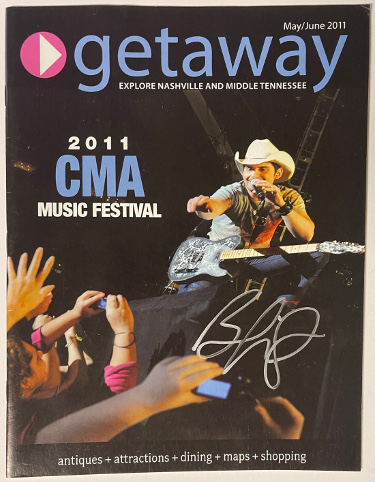 Athlon Sports Brad Paisley signed 2011 Getaway CMA Music Festival Full Magazine- Beckett Review