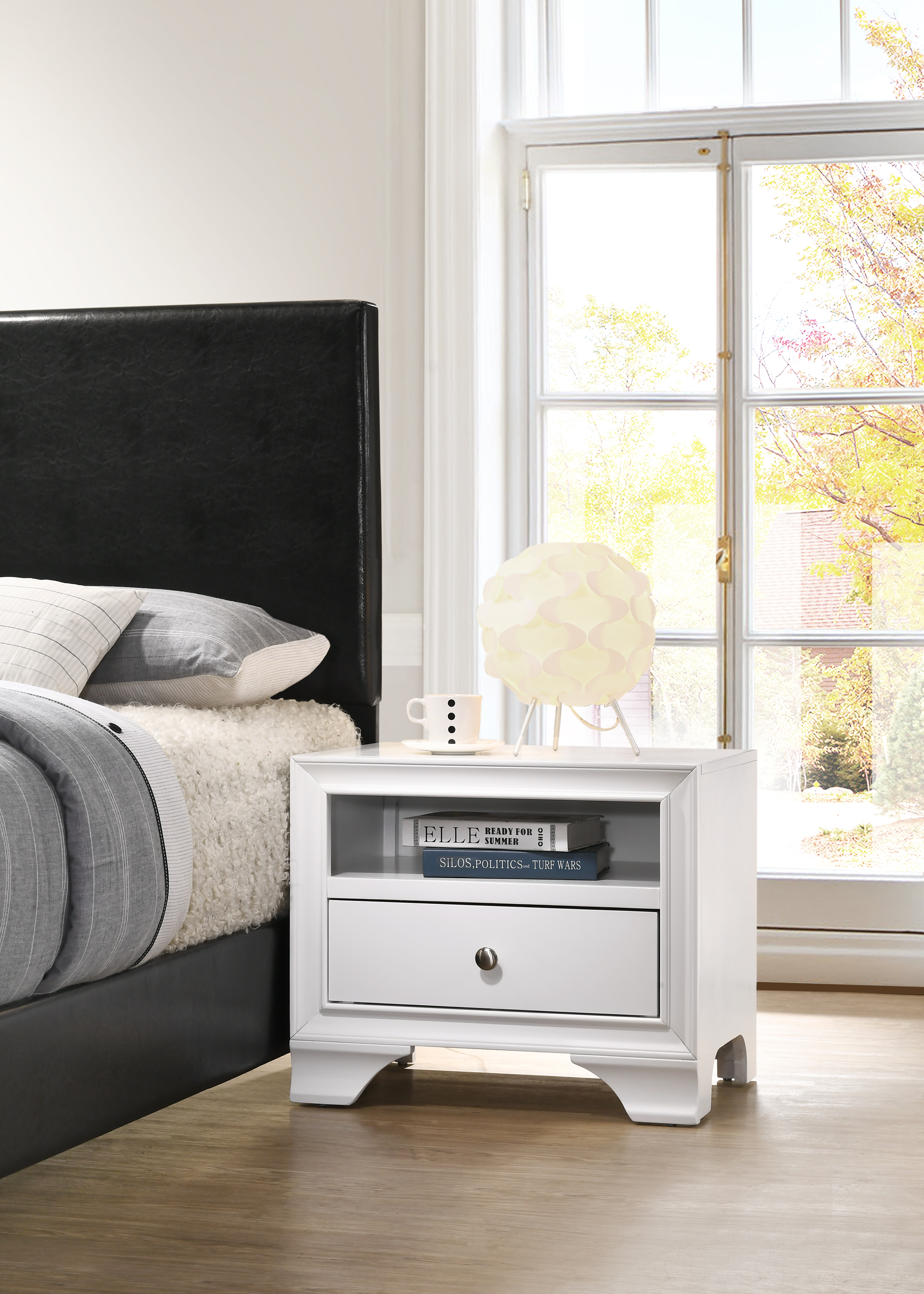 Furnituremaxx Randers White Wood Nightstand with Open Shelf