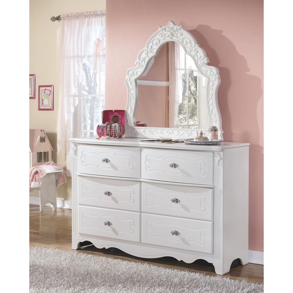 Furnituremaxx Exquisite Youth Full Size Poster Bed Room Set in White Color  Full Bed  Dresser  Mirror  Chest  Nightstand