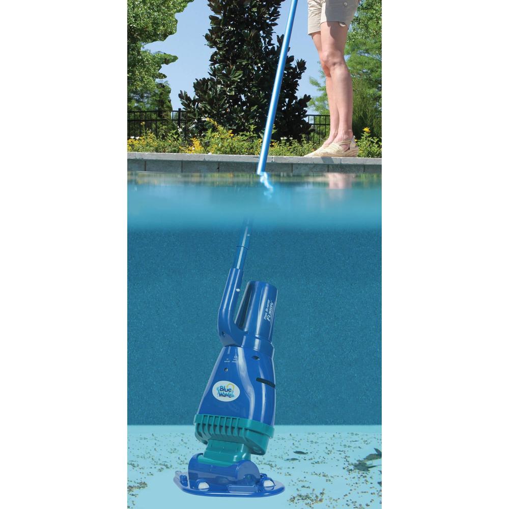 Blue Wave Bluewave Pool Blaster Fusion PV-5 Hand-Held Cleaner Cordless