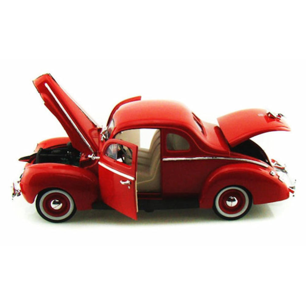 Motormax 00300C -1940 Ford Deluxe RED Die-Cast Collection 1:18 scale