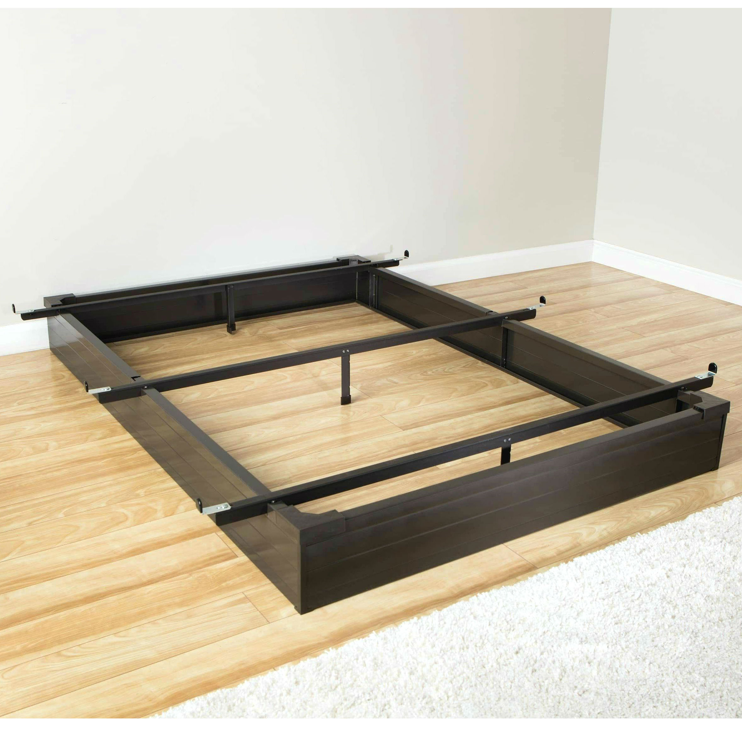 Greenhome123 Hotel Style Metal Bed Frame Base With Flush To Floor Design In Twin Full Queen King California Metal Bed Frame Base With Flush, Hotel Style King Size Bed