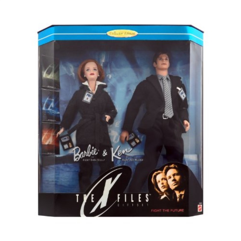 Fight the Future The X-Files Barbie and Ken Giftset