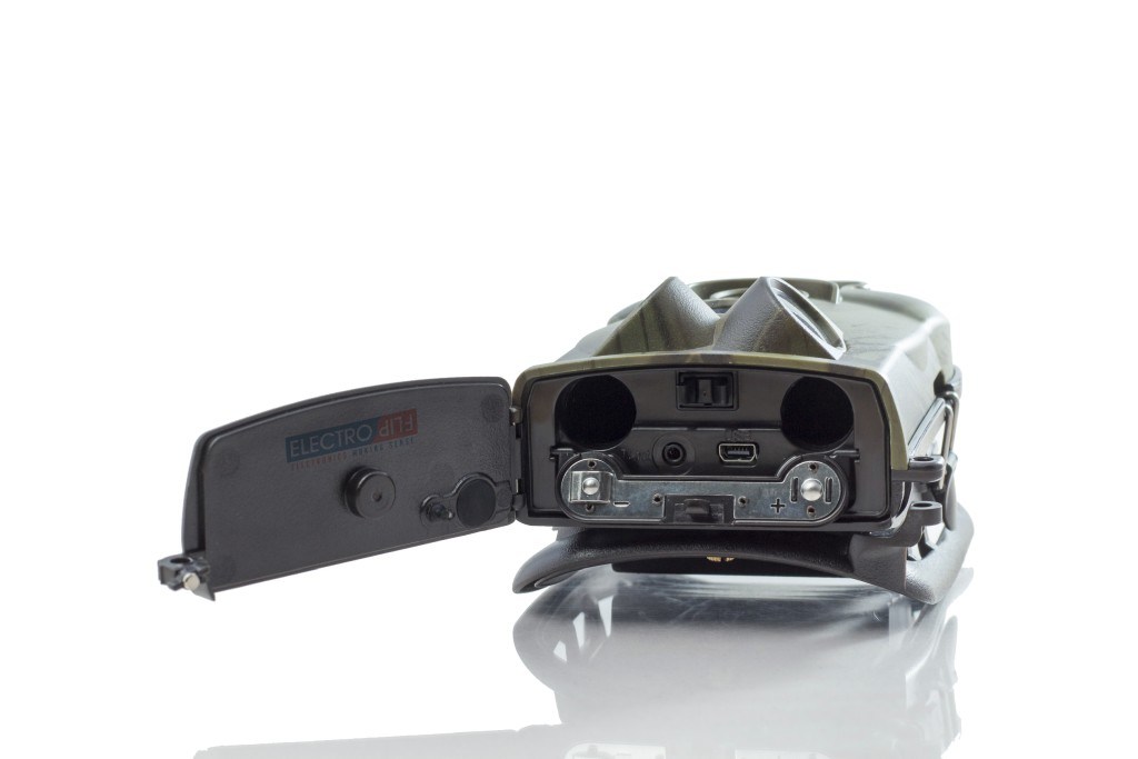ElectroFlip Outdoor Critter Motion Temp Sensitive Video Camera Instant Playback(D0102H72FKU.)