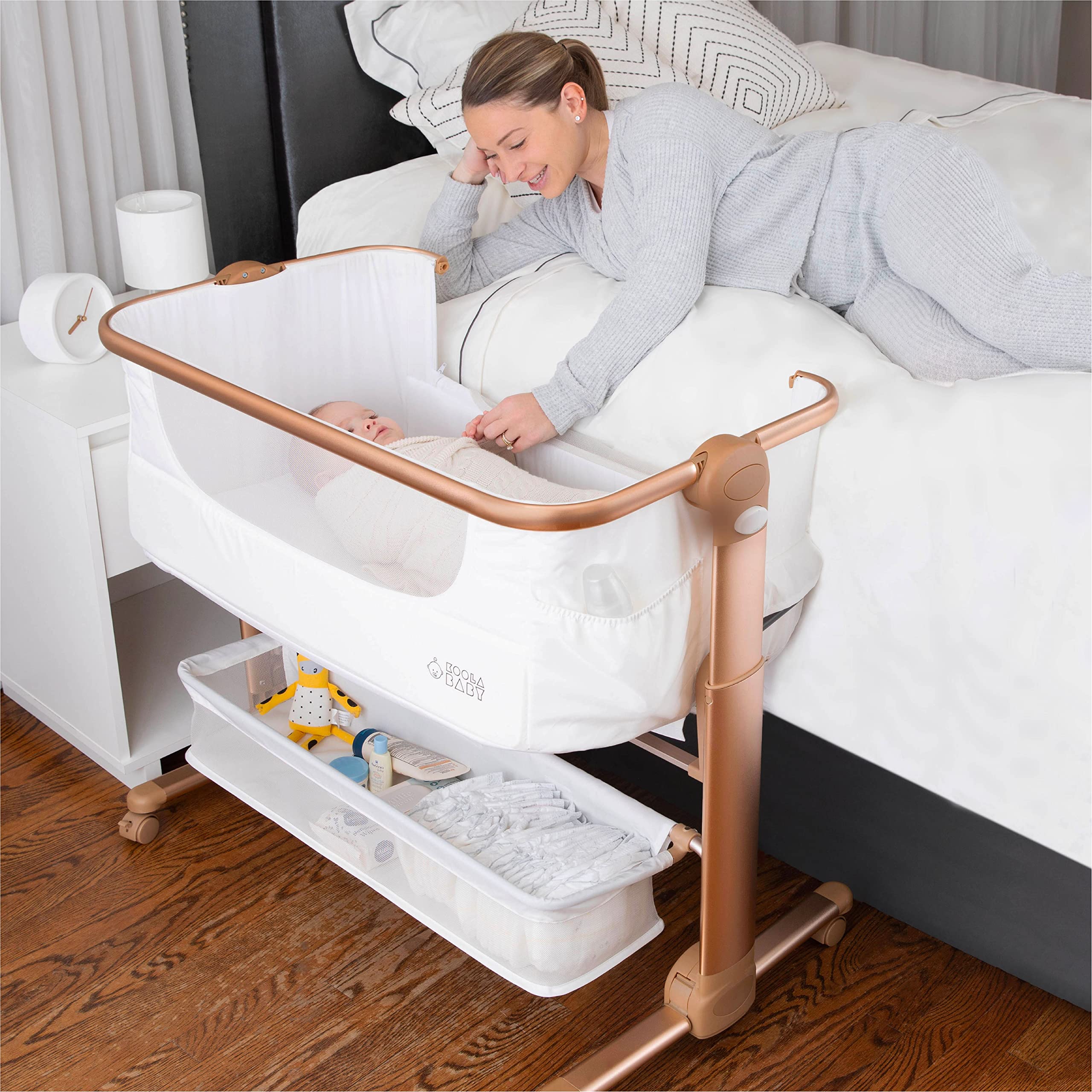 KoolerThings Baby Bassinet, Bedside Sleeper for Baby, Easy Folding Portable crib with Storage Basket for Newborn, Bedside Bassin