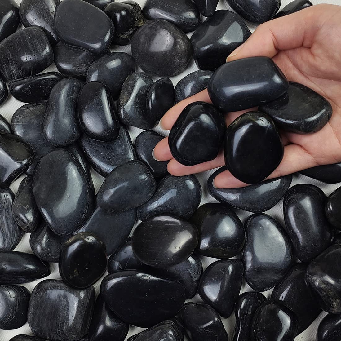 FANTIAN B08TQTB49W Fantian 5 Lbs Polished Black River Rocks, 1-2 Inch  Decorative Pebbles For Indoor Plants. Black Stones For Planters, Vase,  Garden, image size:1100x1100