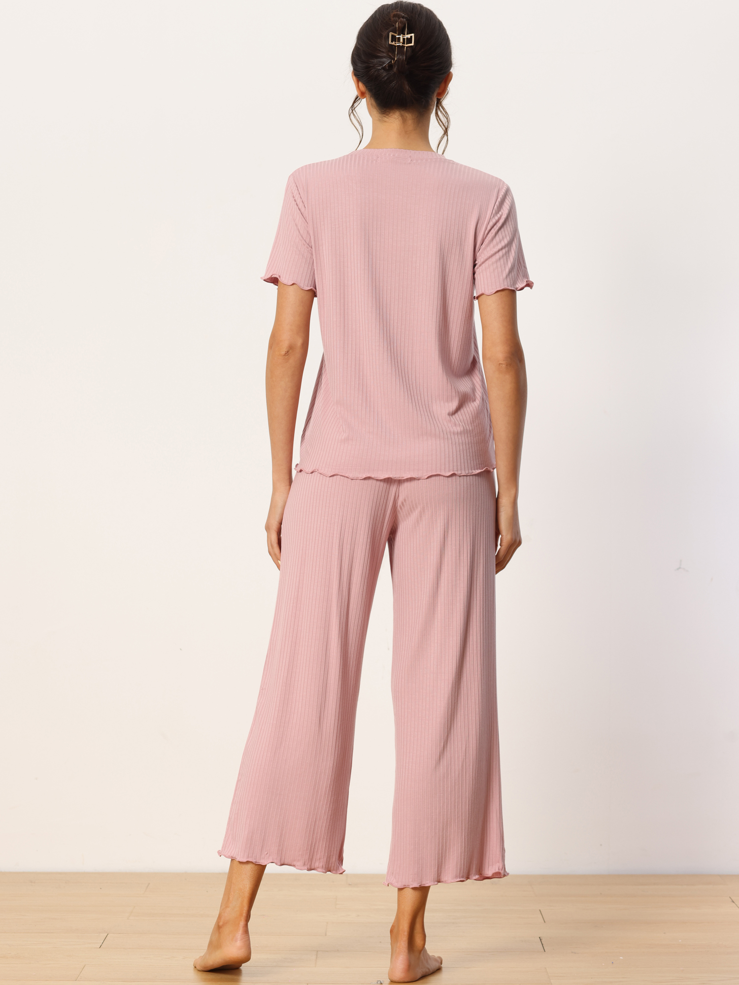 Unique Bargains Womens Sleepwear Round Neck Soft Knit Short Sleeve Shirt Capri Pajamas Set