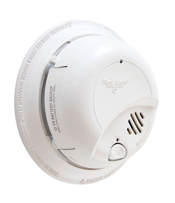First Alert 1039939 Hardwired Smoke Alarm With Battery Backup, 120 V