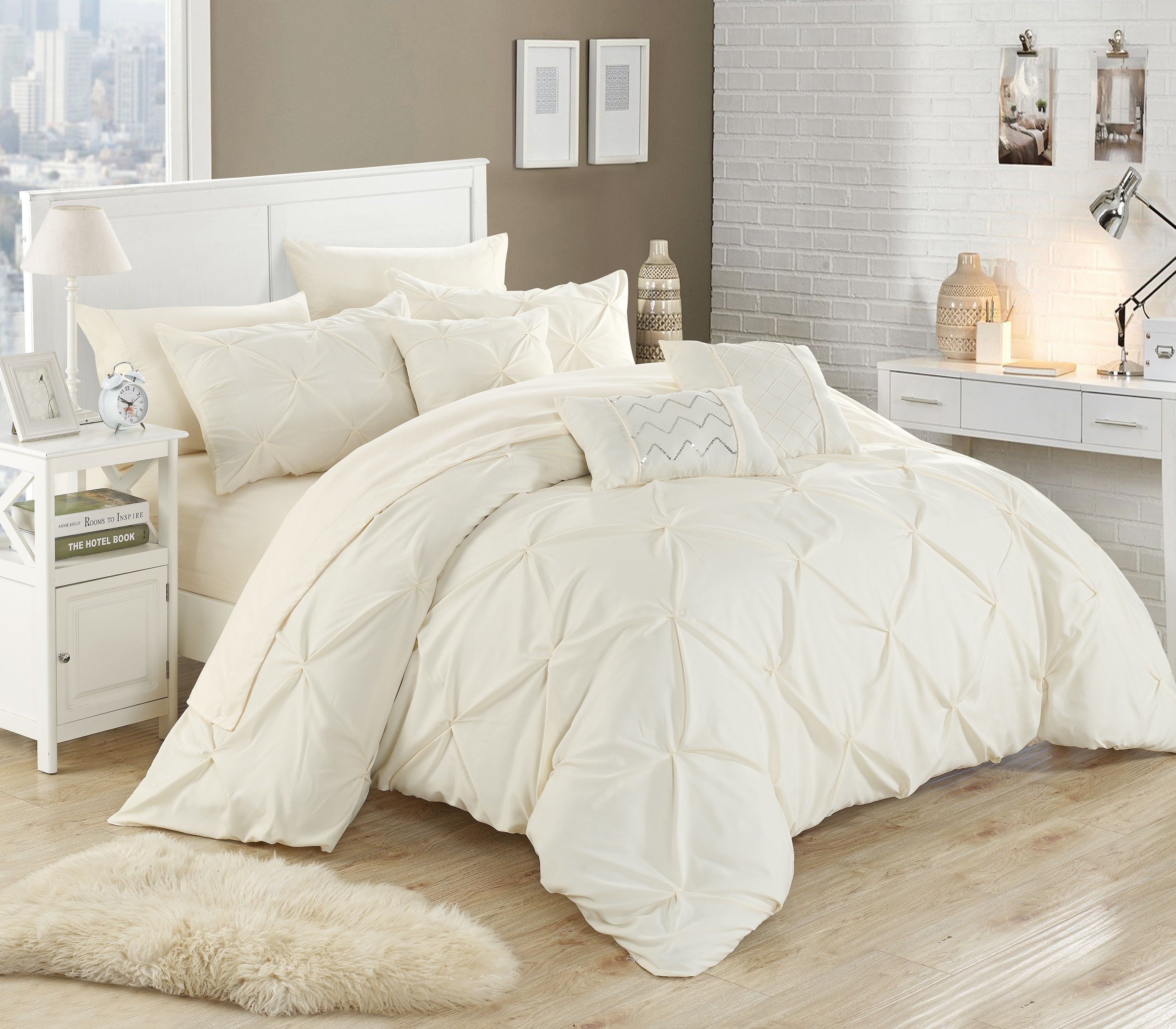 Chic Home Hannah 8 Piece Pinch Pleated, ruffled and pleated complete Twin Quilt set Beige