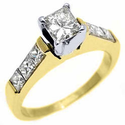 TheJewelryMaster 18k Yellow Gold 1 Carat Princess Cut Diamond Engagement Ring