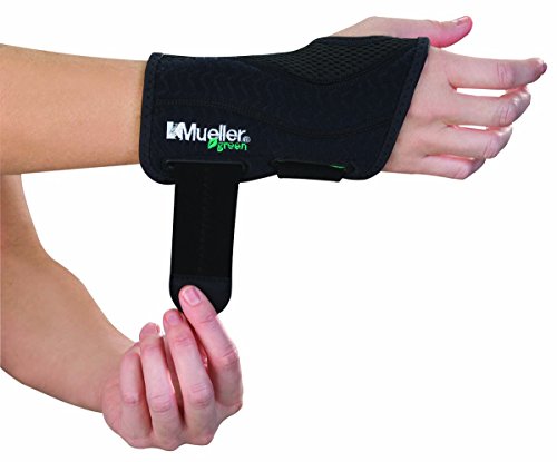 MUELLER Green Fitted Wrist Brace, Black, Right Hand, Large/Extra Large 8-10 (86273)