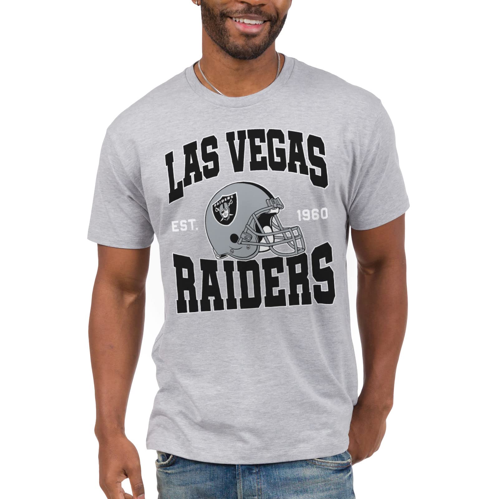 Junk Food clothing x NFL - Las Vegas Raiders - Team Helmet - Short Sleeve  Football Fan Shirt for Men and Women - Size Large