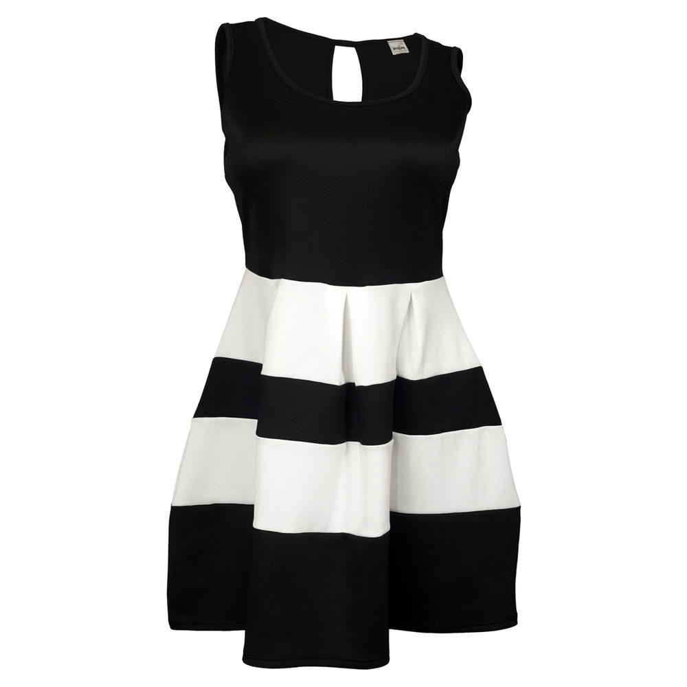 eVogues Apparel Plus size Color Block Flare Dress Black White