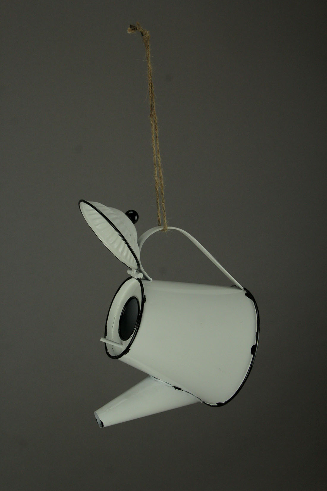 DE LEON White Enamel Metal Rustic Tea Kettle Decorative Hanging Birdhouse