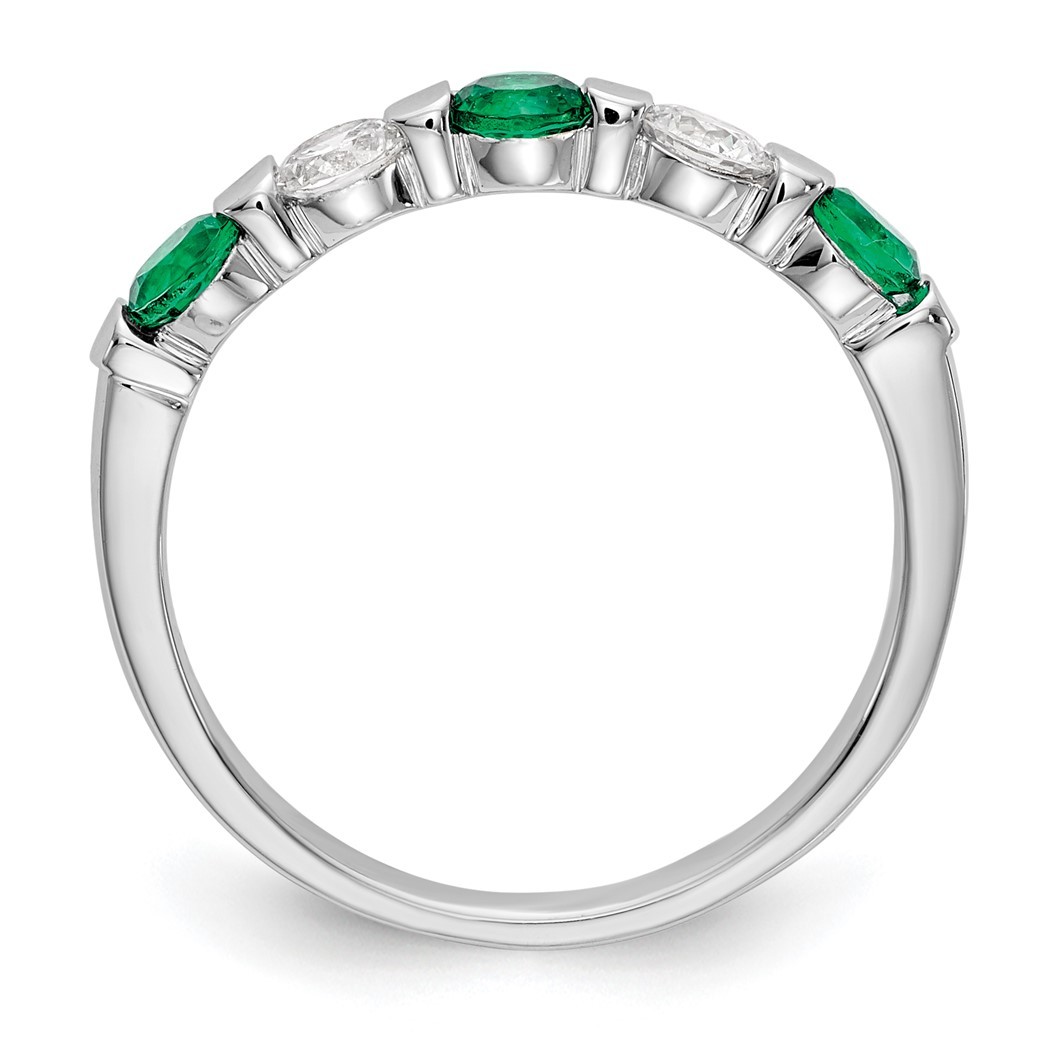 Jewelryweb 14k White Gold 1/3 Carat Diamond and Emerald Band - Size 7.00