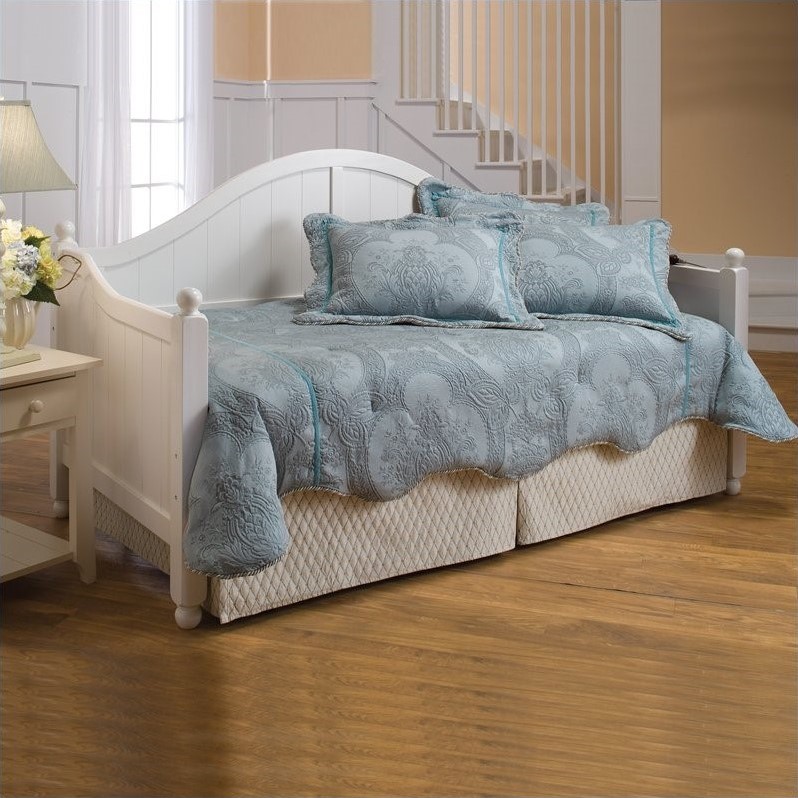 White Wood Daybed Trundle Hilale Augusta Daybed W Suspension Deck And Roll Out Trundle White