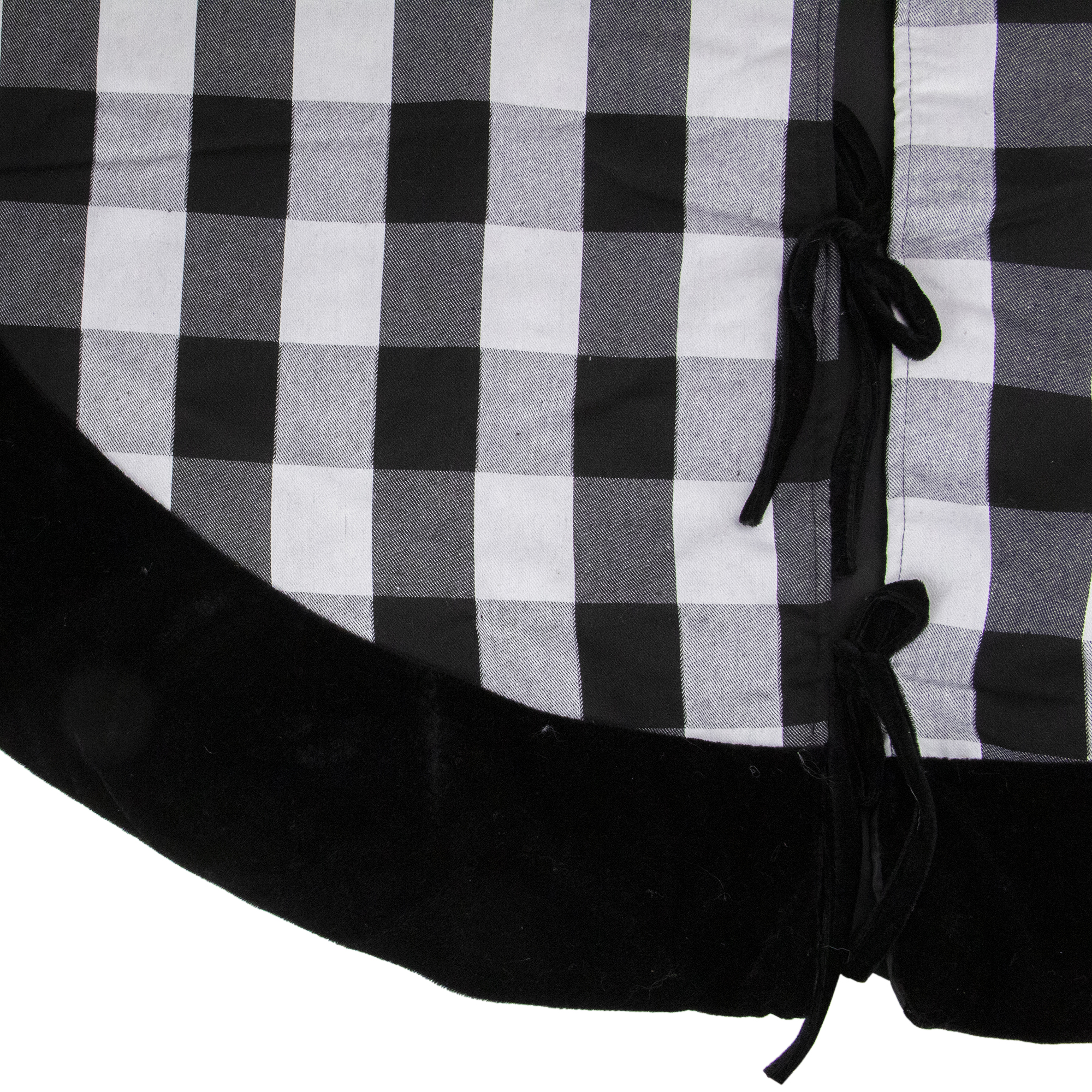 Dyno 48 Black And White Plaid Round Christmas Tree Skirt