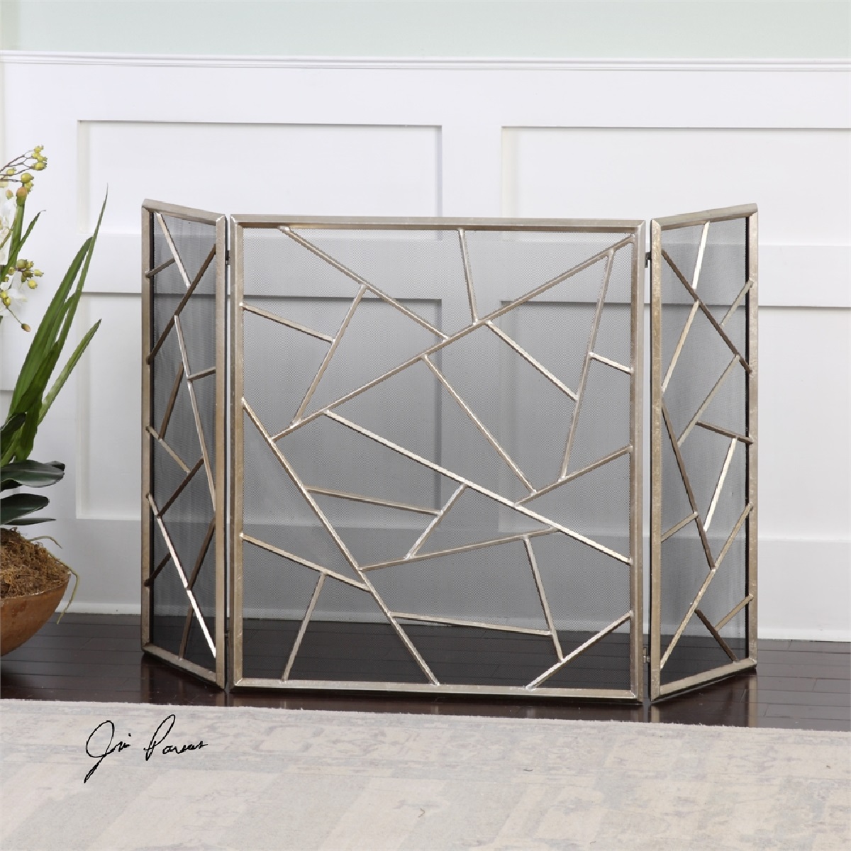 Diva At Home 4.25' Silver Modern Decorative Leaf Abstract-Themed Fireplace Screen