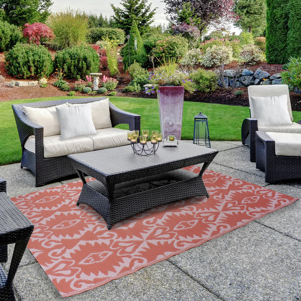 Northlight 4' x 6' Pink Abstract Pattern Rectangular Outdoor Area Rug