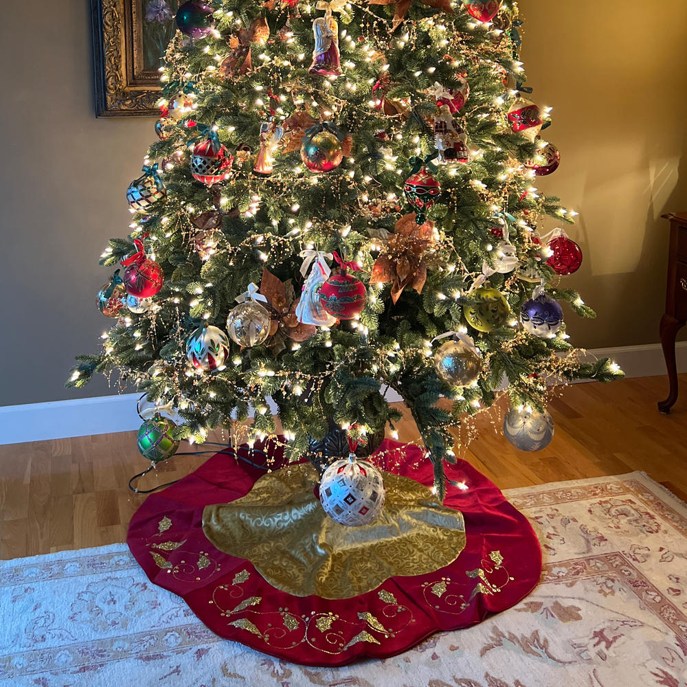 Northlight 48-Inch Gold and Burgundy Velvet Christmas Tree Skirt