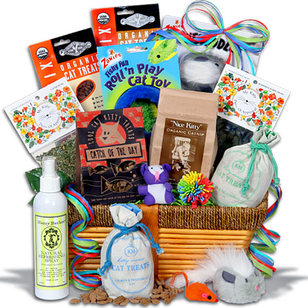 Gourmetgiftbaskets Ultimate Pampered Cat Gift Basket