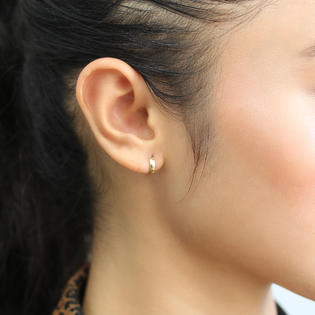 Women 14K Yellow Gold Plain Domed 11 mm Length Huggie Hoop Earrings Women 14K Yellow Gold Plain Domed 11 mm Length Huggie Hoop Earrings