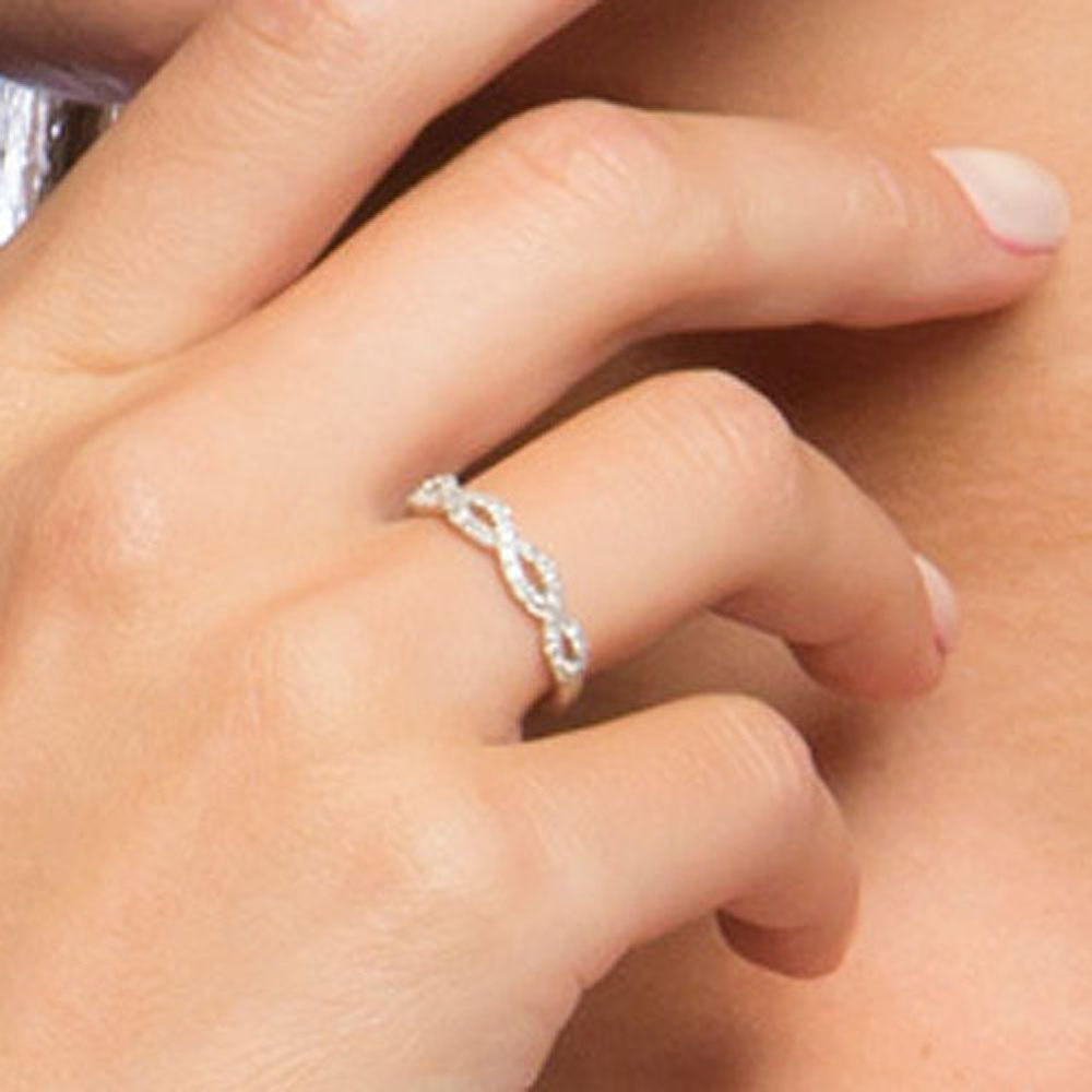 Viducci 10k White Gold Infinity Diamond Anniversary Ring (1/4 cttw, H-I Color, I1-I2 Clarity)