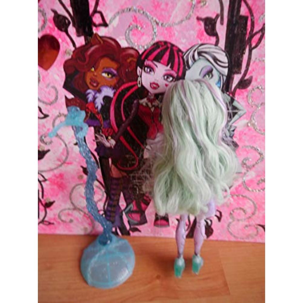 Monster High Haunted Getting Ghostly Twyla Doll
