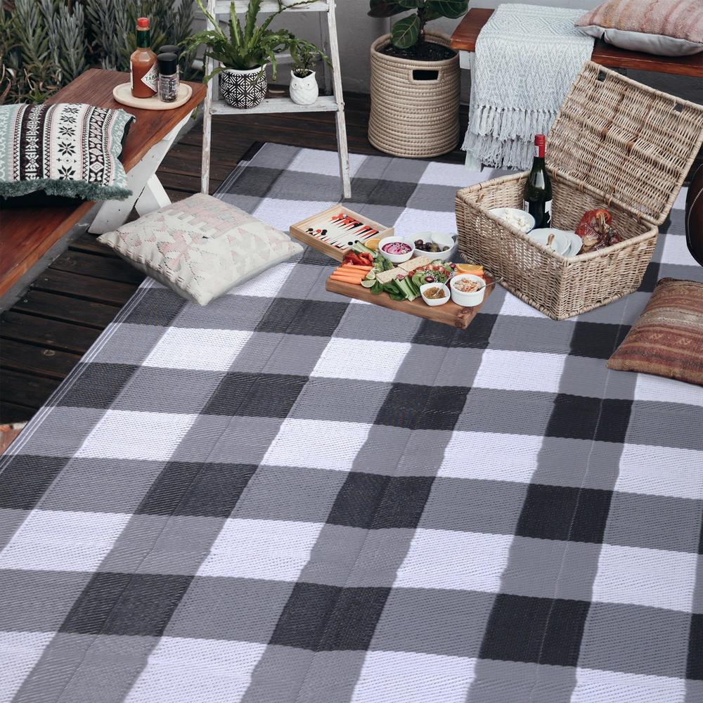 RURALITY Outdoor Rugs 8x10 Waterproof for Patios Clearance,Plastic Straw Mats for Backyard,Porch,Deck,Balcony,Reversible,Black&W