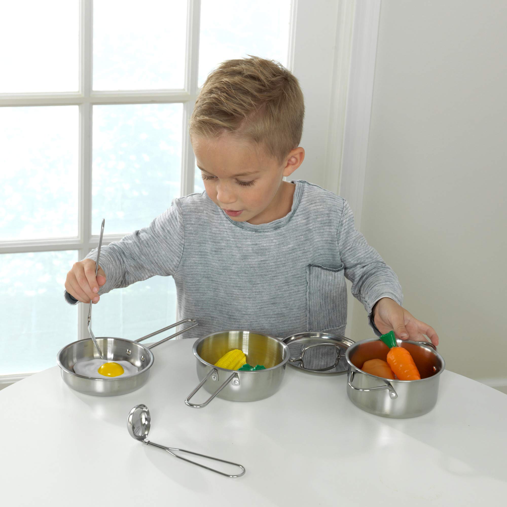 KidKraft Deluxe Cookware Set with Food, Gift for Ages 3+