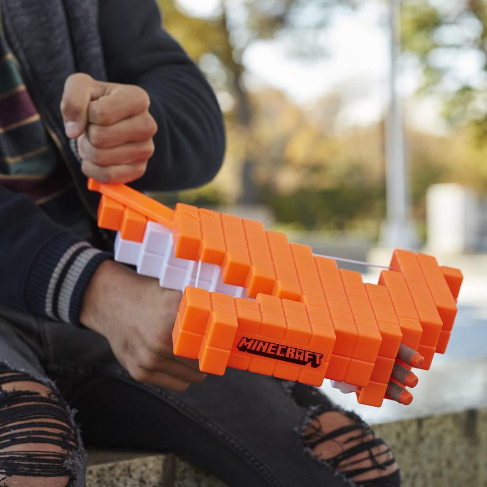 NERF Minecraft Pillager's Crossbow, Dart-Blasting Crossbow, Includes 3 Elite Darts, Real Crossbow Action, Pull-Back Priming Hand